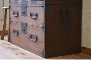 アンティーク家具　明治時代　観音開き二段重ね時代箪笥