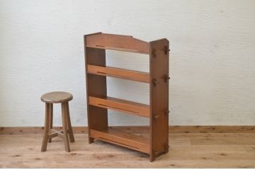 アンティーク家具　古い栓材の象嵌入りアンティーク本棚