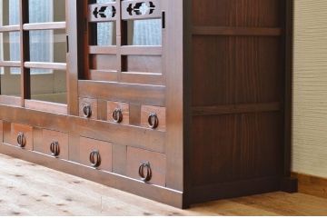 アンティーク家具　古い木の水屋箪笥サイドボード