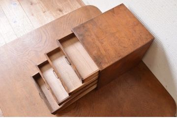 レトロ家具　レトロなデザインの小引き出し