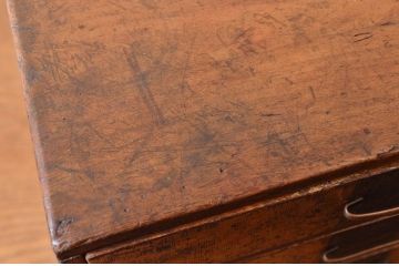 レトロ家具　レトロなデザインの小引き出し