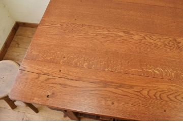 アンティーク家具　重厚!!天板がナラ材の骨太作業台1(ダイニングテーブル)