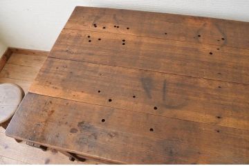 アンティーク家具　素敵な雰囲気!古い工場の小振りな作業台(テーブル)