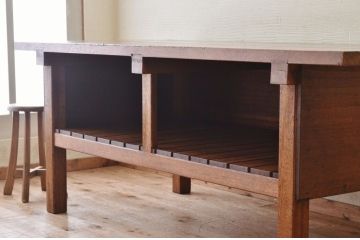 アンティーク家具　重厚!天板ナラ材の骨太作業台1(カウンターテーブル)