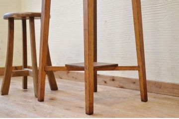 レトロ家具　アンティークレトロなデザインの花台