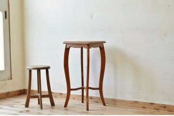 アンティーク家具　可愛いデザイン!アンティーク猫脚花台