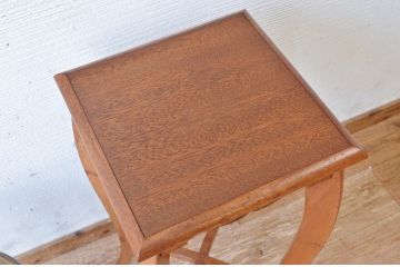 アンティーク家具　可愛いデザイン!アンティーク猫脚花台