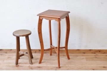 アンティーク家具　可愛いデザイン!アンティーク猫脚花台