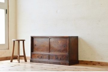 アンティーク家具　古い栗材と欅材の上質なローボード(収納棚)