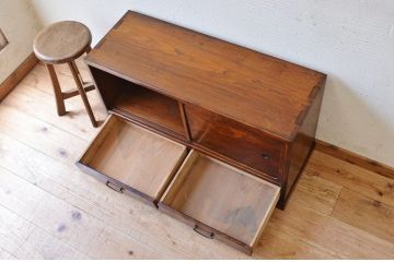 アンティーク家具　古い栗材と欅材の上質なローボード(収納棚)