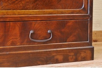 アンティーク家具　古い栗材と欅材の上質なローボード(収納棚)