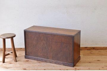 アンティーク家具　古い栗材と欅材の上質なローボード(収納棚)