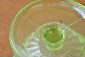 アンティーク雑貨　大正〜昭和初期　ウランガラス氷コップ1