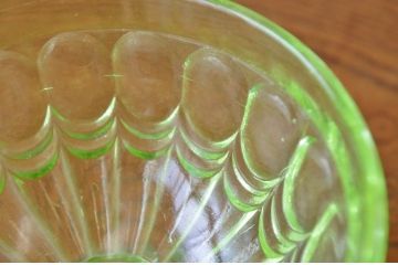 アンティーク雑貨　大正〜昭和初期　ウランガラス氷コップ2