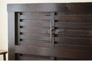 アンティーク家具　古民具　骨董　極太骨組みの横桟回し帳場箪笥
