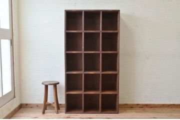アンティーク家具　使い込まれたアンティークマス目棚3(飾り棚、陳列棚、下駄箱)