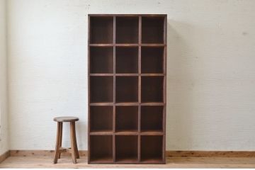 アンティーク家具　使い込まれたアンティークマス目棚5(飾り棚、陳列棚、下駄箱)