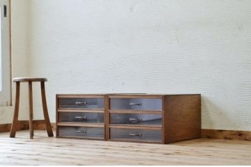 アンティーク家具　1970年代前面がアクリル板の引き出し箱2個セット3