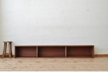 アンティーク家具　古い木の横長ローボード