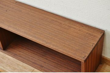 アンティーク家具　古い木の横長ローボード