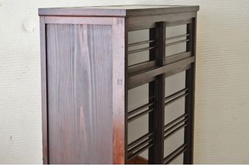 アンティーク家具　★使い込まれたアンティーク下駄箱(収納棚)