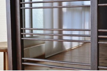 アンティーク家具　★使い込まれたアンティーク下駄箱(収納棚)