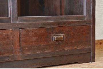 アンティーク家具　★使い込まれたアンティーク下駄箱(収納棚)