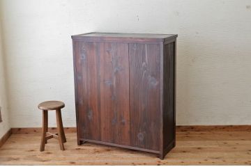 アンティーク家具　★使い込まれたアンティーク下駄箱(収納棚)