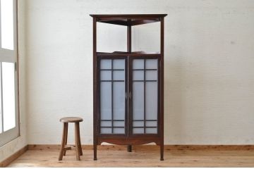 アンティーク家具　アンティーク　古い洋館の上質なコーナーキャビネット