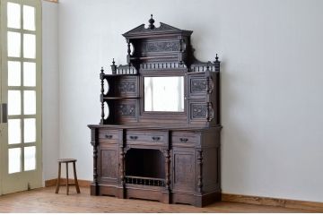 アンティーク家具　豪華　明治時代の洋館で使われていた彫刻総栗材国産特大キャビネット