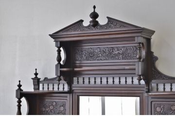 アンティーク家具　豪華　明治時代の洋館で使われていた彫刻総栗材国産特大キャビネット