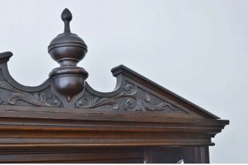 アンティーク家具　豪華　明治時代の洋館で使われていた彫刻総栗材国産特大キャビネット