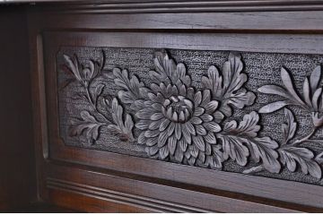 アンティーク家具　豪華　明治時代の洋館で使われていた彫刻総栗材国産特大キャビネット