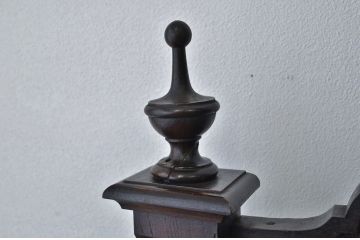 アンティーク家具　豪華　明治時代の洋館で使われていた彫刻総栗材国産特大キャビネット