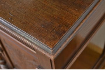 アンティーク家具　豪華　明治時代の洋館で使われていた彫刻総栗材国産特大キャビネット