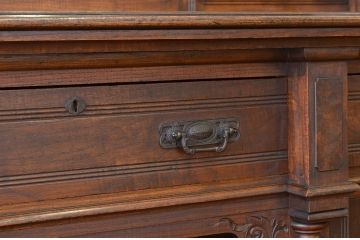 アンティーク家具　豪華　明治時代の洋館で使われていた彫刻総栗材国産特大キャビネット