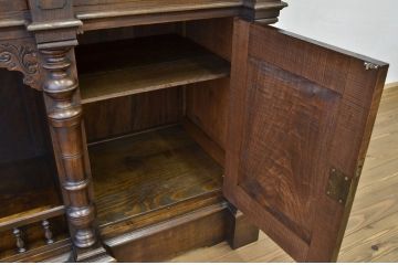 アンティーク家具　豪華　明治時代の洋館で使われていた彫刻総栗材国産特大キャビネット