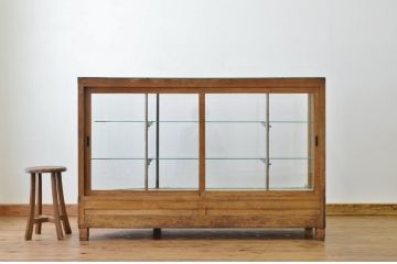 アンティーク家具　ペンキの剥げたR型アンティークガラスケース(ショーケース)