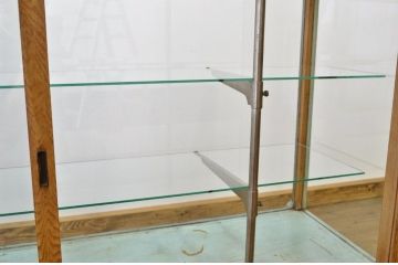 アンティーク家具　ペンキの剥げたR型アンティークガラスケース(ショーケース)