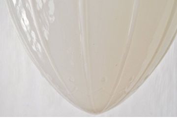 素敵な雰囲気!古い洋館の乳白ガラスの外灯(電笠)