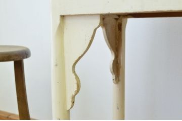 アンティーク家具　ペンキの剥げたアンティークケビント2(ガラスケース)