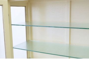 アンティーク家具　ペンキの剥げたアンティークケビント2(ガラスケース)