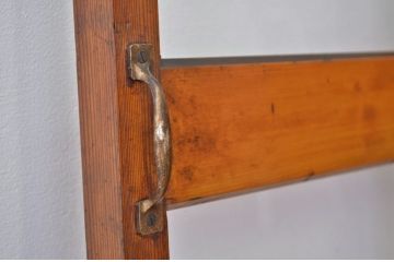 古い木のダイヤガラスドア(扉)