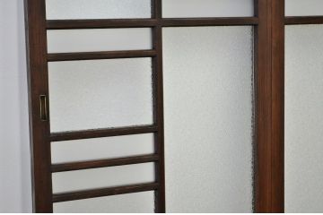 素敵なデザイン!幅の狭い変わり型ガラス戸2枚
