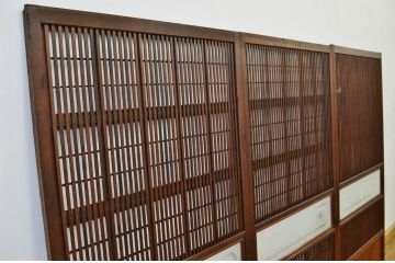古民具　骨董　古い木の絵模様ガラス格子戸3枚セット(裏障子付き)