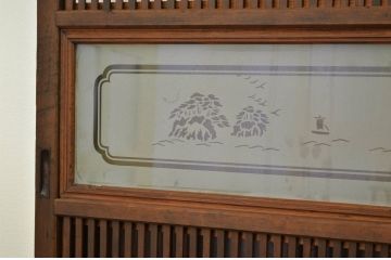古民具　骨董　古い木の絵模様ガラス格子戸3枚セット(裏障子付き)