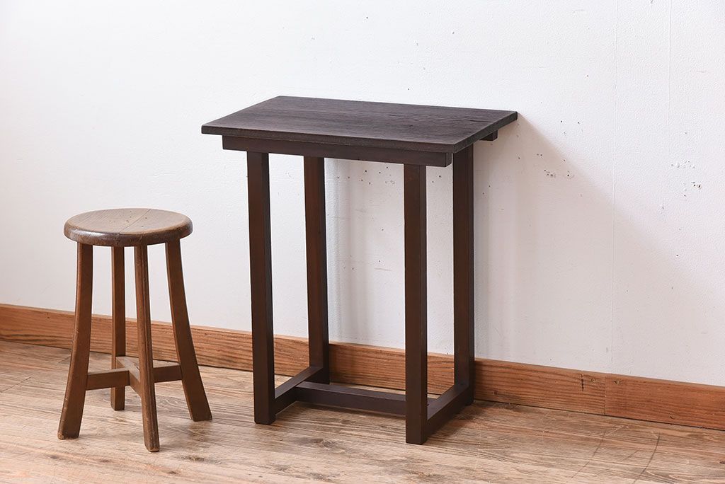 アンティーク家具　和製アンティーク　シンプルな古い木製サイドテーブル