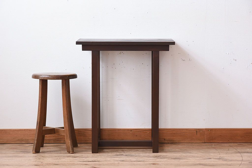 アンティーク家具　和製アンティーク　シンプルな古い木製サイドテーブル