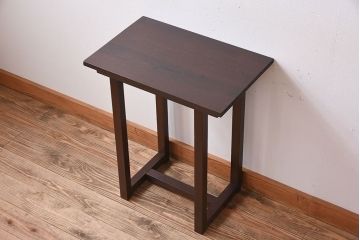 アンティーク家具　和製アンティーク　シンプルな古い木製サイドテーブル