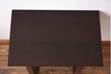 アンティーク家具　和製アンティーク　シンプルな古い木製サイドテーブル